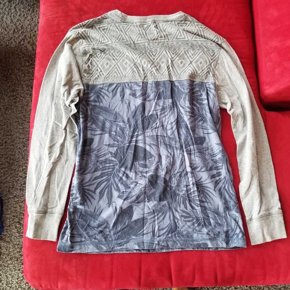 Long sleeve shirt